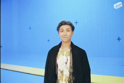 金南俊
230611 Weverse
[2023BTSFESTA]
BTS EXHIBITION '今, 日' FILM CAMERA Photo (B side ver.)