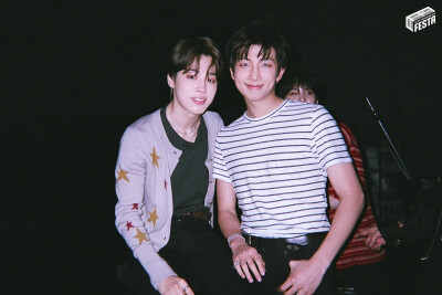 防弹少年团
230611 Weverse
[2023BTSFESTA]
BTS EXHIBITION '今, 日' FILM CAMERA Photo (B side ver.)