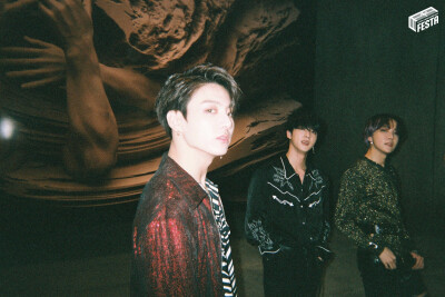 防弹少年团
230611 Weverse
[2023BTSFESTA]
BTS EXHIBITION '今, 日' FILM CAMERA Photo (B side ver.)