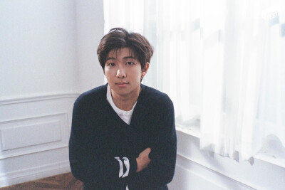 金南俊
230611 Weverse
[2023BTSFESTA]
BTS EXHIBITION '今, 日' FILM CAMERA Photo (B side ver.)