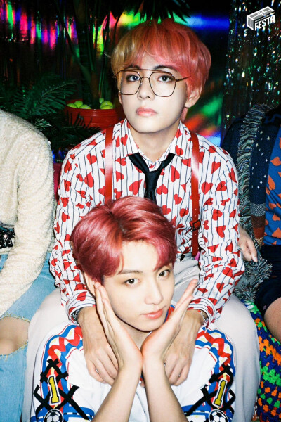防弹少年团
230611 Weverse
[2023BTSFESTA]
BTS EXHIBITION '今, 日' FILM CAMERA Photo (B side ver.)