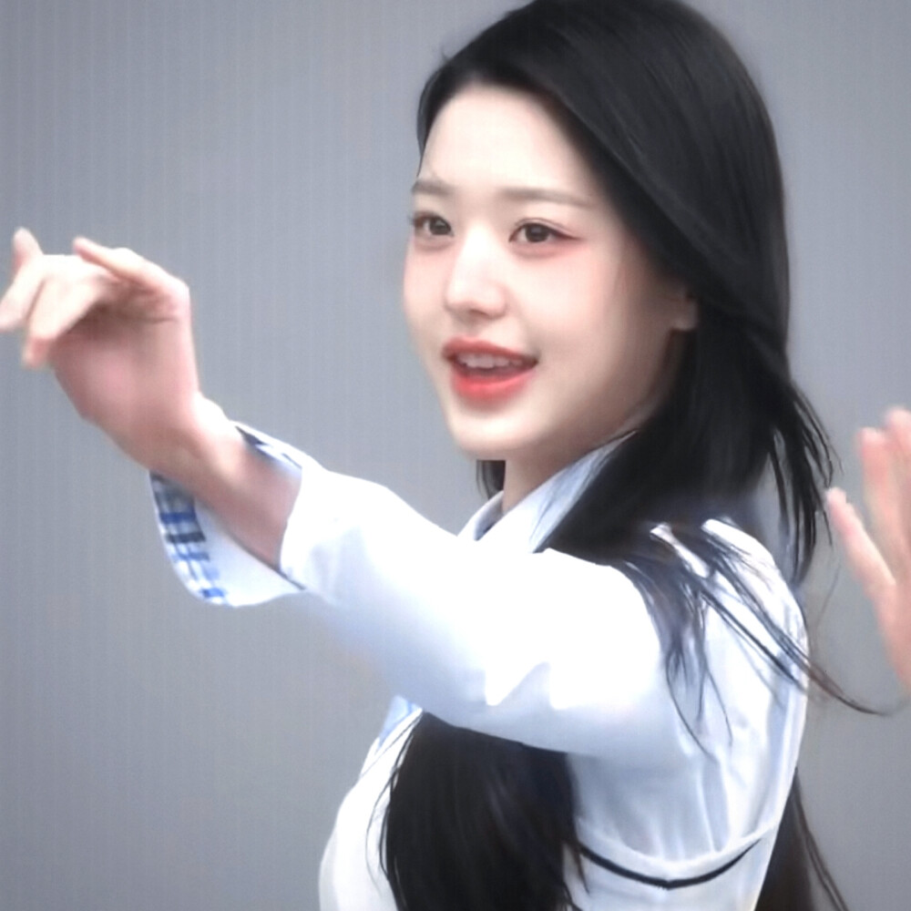 亲爱的展博： 当你看到这封信的时候，我已经在去机场的路了，请原谅我改签了航班，我知道，如果我看到你们，肯定就走不了了，因为我舍不得你们每个人 尤其是你，展博，过去我不懂爱是什么？现在我知道了，爱是记得赴暒6月15日要回归了请一定多多关心吧