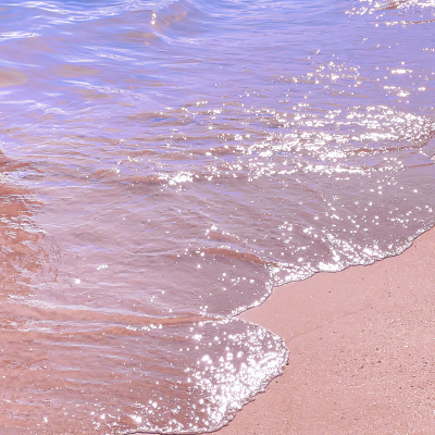 背景｜文案
你说，我们就山居于此吧，胭脂用尽时，桃花就开了。