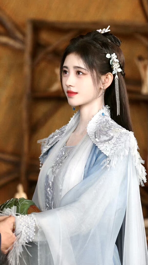 鞠婧祎 花戎