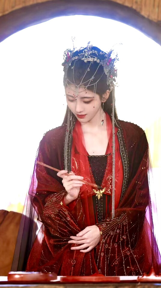 鞠婧祎 花戎