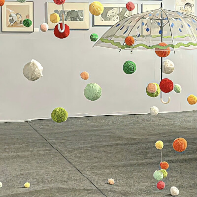 背景｜文案
想活在十九世纪，发电报与你联络，按字收费，我是生活拮据的街头艺人，可以少想你几次。