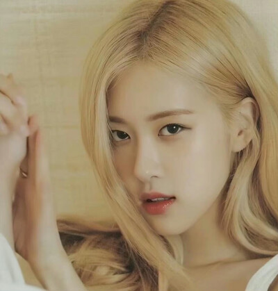 rosé 朴彩英