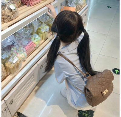 ᜊ(꒪ˊ꒳ˋ꒪)ᜊ 呆呆k