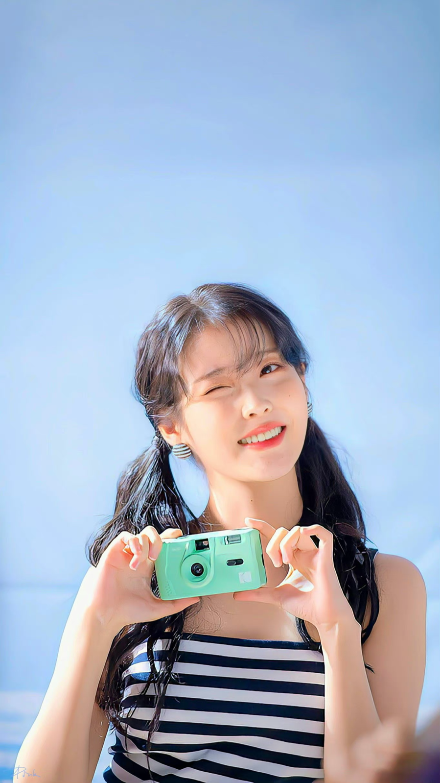 IU ｜ 李知恩
©Pink_MyEun