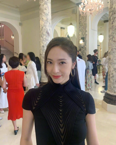 郑秀晶 ｜ Krystal
ins更新