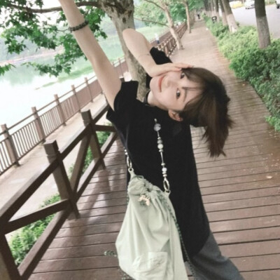 ᜊ(꒪ˊ꒳ˋ꒪)ᜊ 呆呆k
