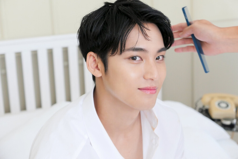 金珉奎（MINGYU）
☕︎ CR. 1st Look ☕︎
❣️ⓈⒺⓋⒺⓃⓉⒺⒺⓃ❣️