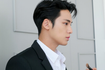 金珉奎（MINGYU）
☕︎ CR. 1st Look ☕︎
❣️ⓈⒺⓋⒺⓃⓉⒺⒺⓃ❣️