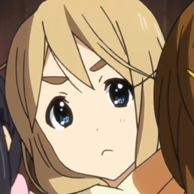 mugi，琴吹䌷