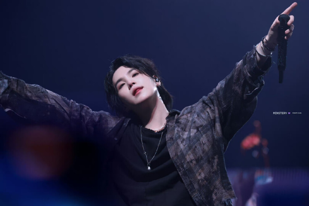 230620
SUGA_AgustD_Tour in 新加坡 Day 1
【cr.minstery_0309】