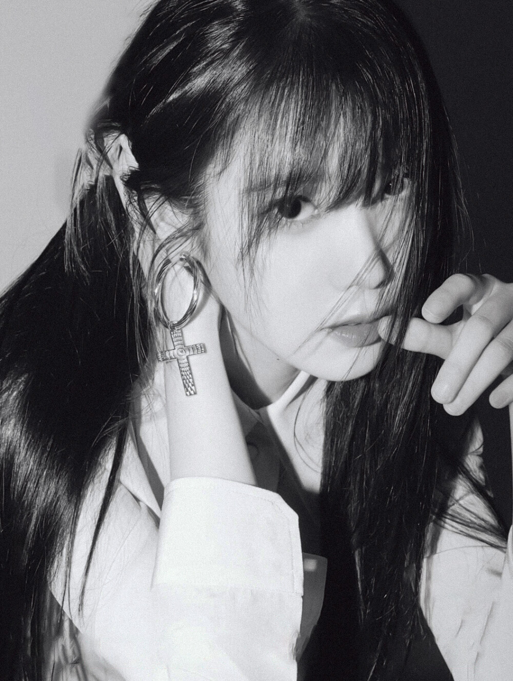 IU | W korea
cr:__南宫_