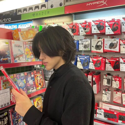 默认专辑2023年高清图男头像喜欢点赞