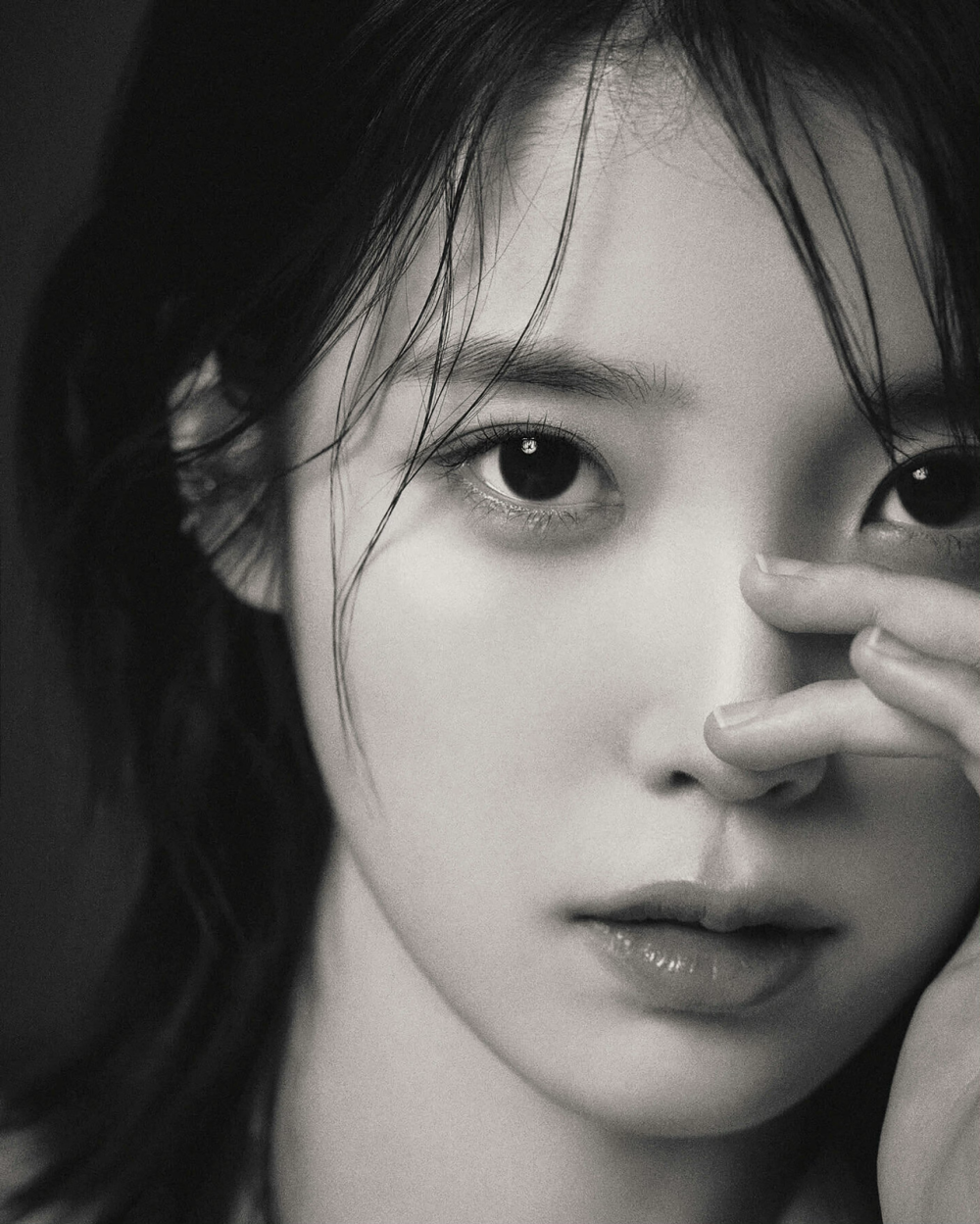 IU ｜ 李知恩
©Pink_MyEun