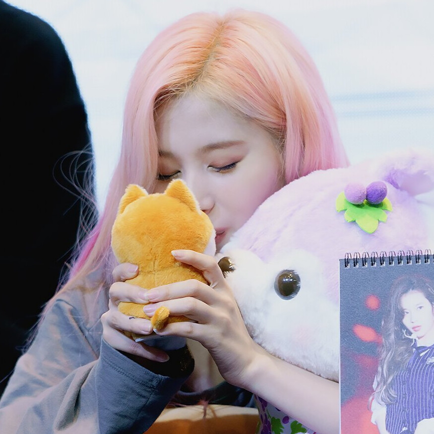 sana_redcarpet