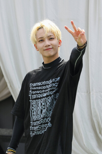 尹净汉（JEONGHAN）
✌︎ CR. GOING SEVENTEEN ✌︎
…