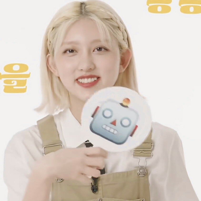 ·月出皎兮，佼人僚兮。
原cr江时树