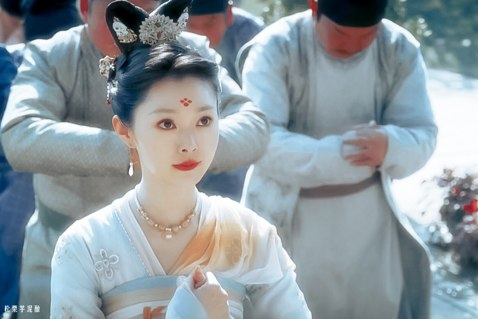 宋轶 | 柳然
cr:松栗芋泥酿