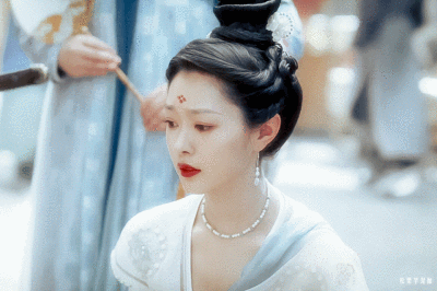 宋轶 | 柳然
cr:松栗芋泥酿