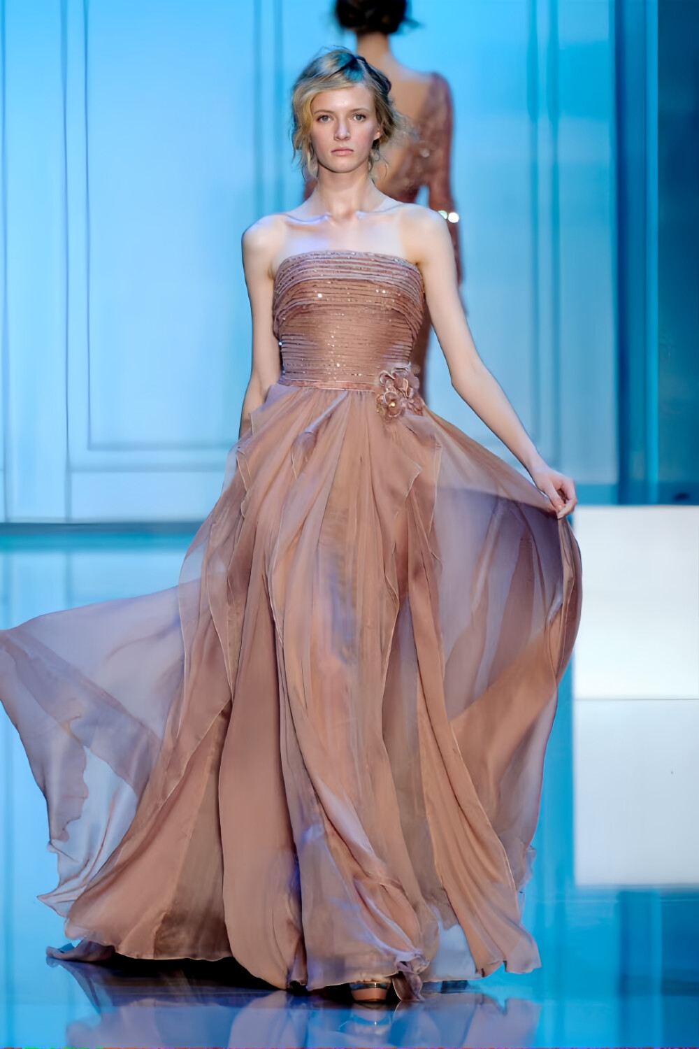 礼服、秀场、时装周、时尚、模特