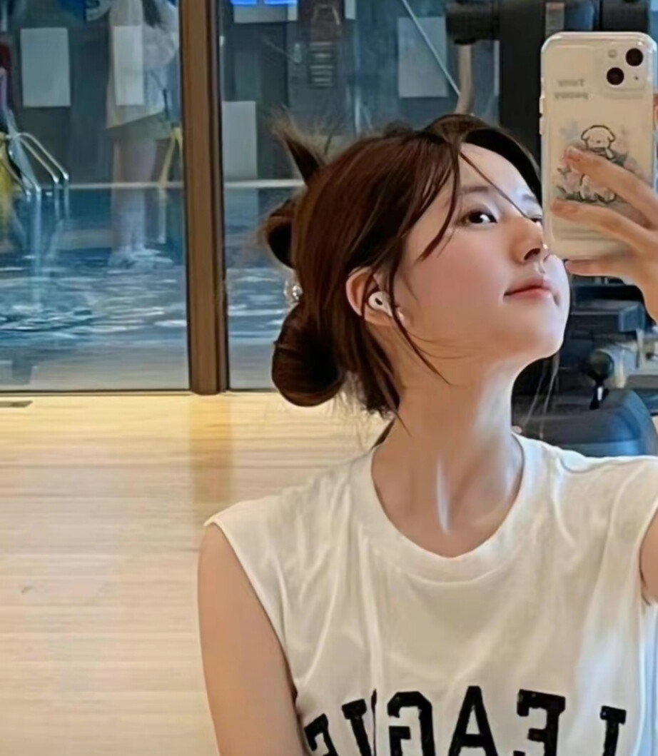 赵露思甜妹头像分享