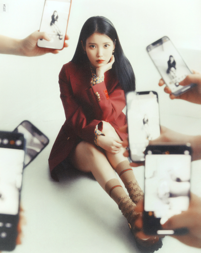 IU | W korea
cr:桃山蕼月