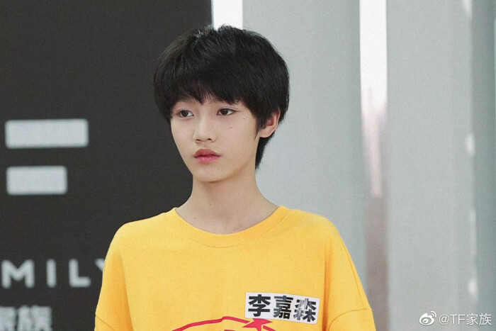 TF家族四代　李嘉森 当阳光降落这在里 全套 tf家族李嘉森照片- 抖音