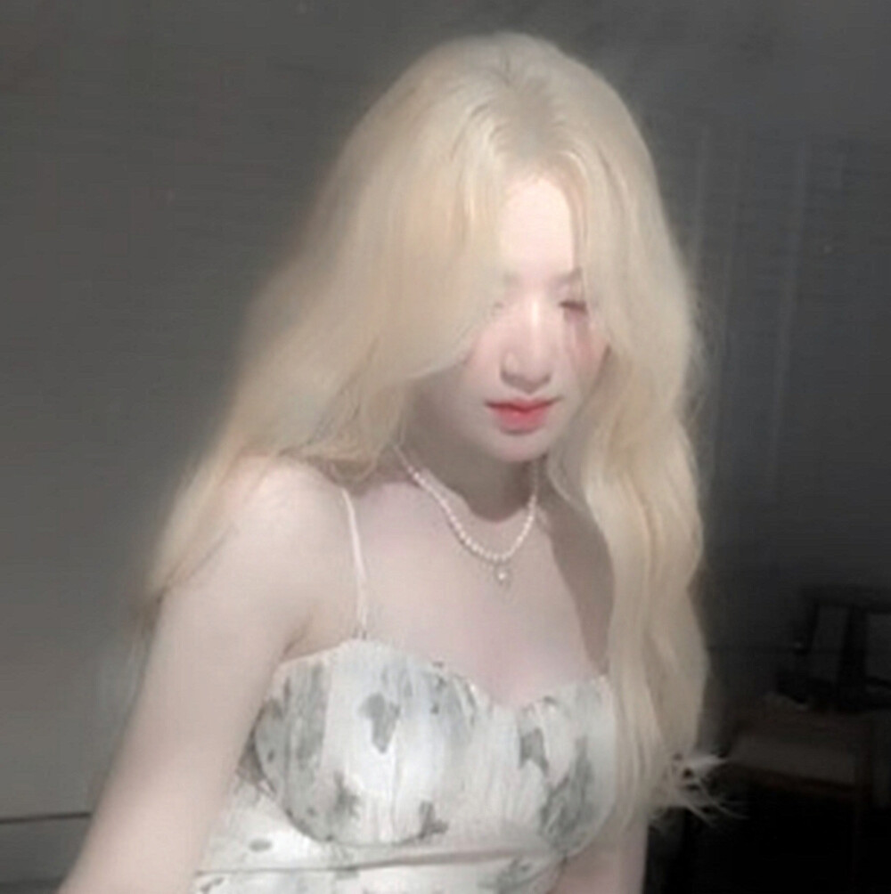 我的神明大人逃走了 而我沦落世间 下落不明