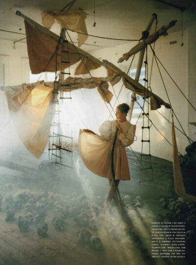 【审美积累】
Tim Walker