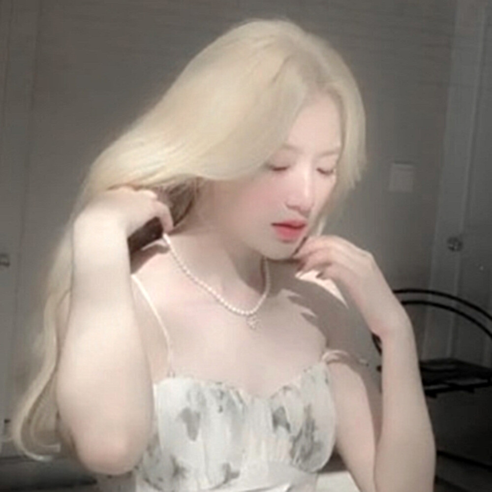 我的神明大人逃走了 而我沦落世间 下落不明