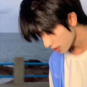 ᴸⁱᵛᵉ ᵃ ᵍᵒᵒᵈ ˡⁱᶠᵉ ᵃⁿᵈ ᵐᵉᵉᵗ ˢˡᵒʷˡʸ.| 








男头/男生头像
©菟丝花-