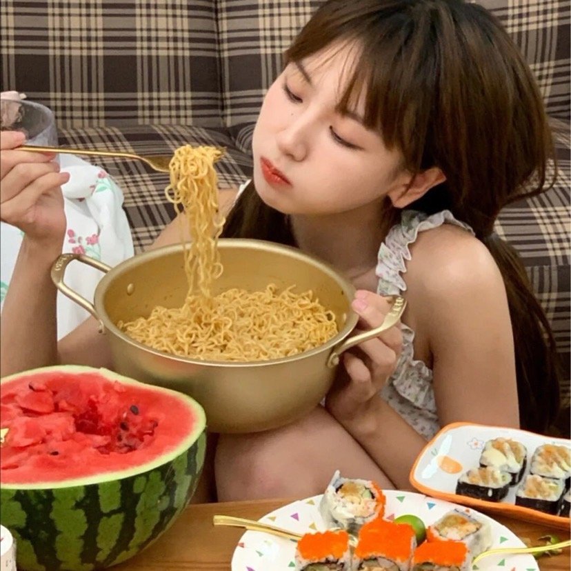 女生头像干饭头像食物吃东西元气甜系甜美头像女头