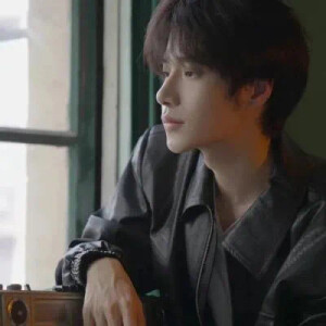 ᴸⁱᵛᵉ ᵃ ᵍᵒᵒᵈ ˡⁱᶠᵉ ᵃⁿᵈ ᵐᵉᵉᵗ ˢˡᵒʷˡʸ.| 








男头/男生头像
©菟丝花-