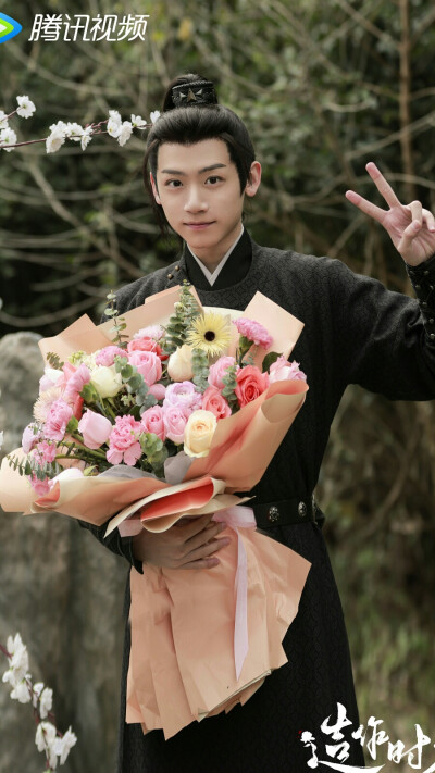 花琉璃轶闻 裴济怀 李卿