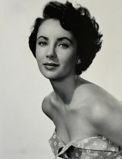 Elizabeth Taylor
伊丽莎白泰勒