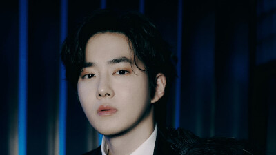 ⊙金俊勉 橙光素材
@贺枝裕 抱图收藏