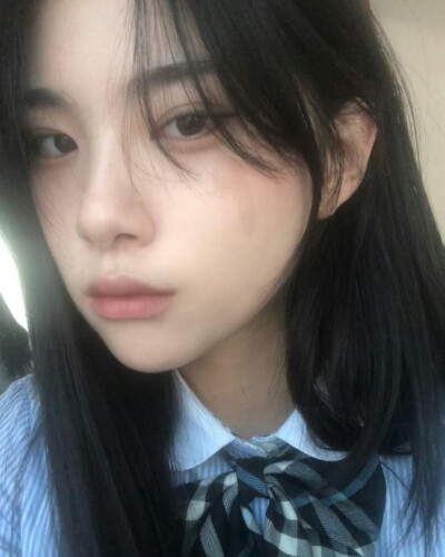 问问这个是哪个美女啊啊啊啊 我需要她的ins账号！