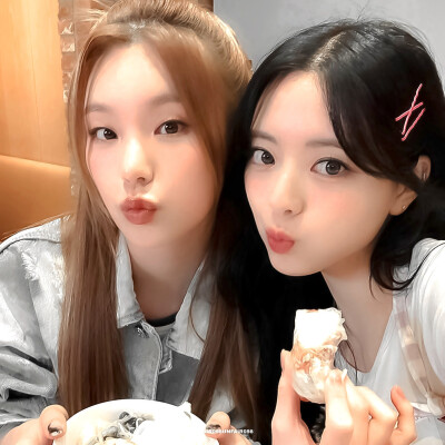 ✪ ITZY｜❥ ૮(҂`･ｪ･)ა