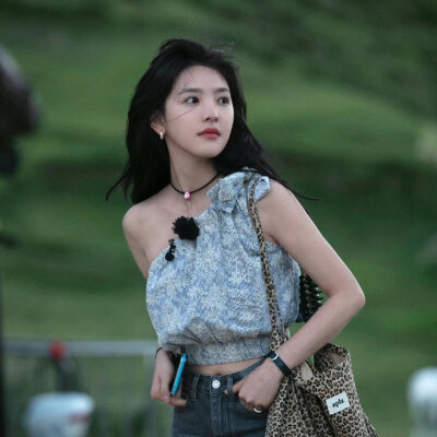 章若楠 の 头像