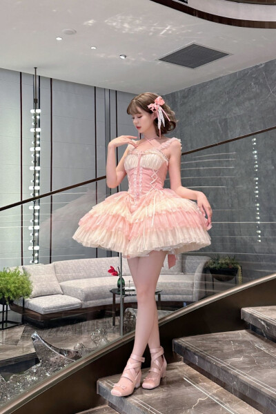 积攒送拖拖尾，姐妹们。一团还送头饰，ag家的呀，这俺真的是很厉害啊