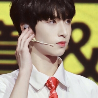 全校通报 白月光