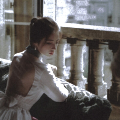 Hyun Gttin：신녀 전희진