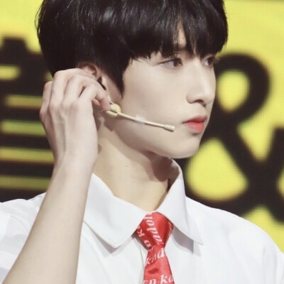 全校通报 白月光