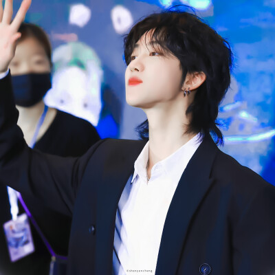 ▪ 徐 明 浩
原：starlightThe8