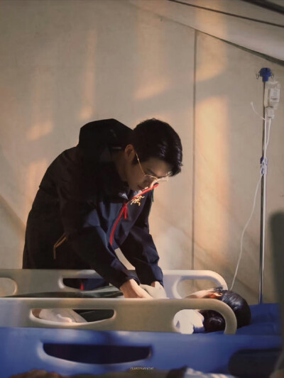 孟宴臣.