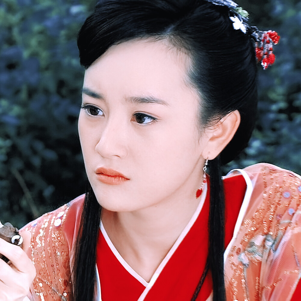 张檬 | 周婷
cr:花落清歌拾旧梦